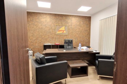 Офис 180м2 в Лимассол, Лимасол,  № 55917 3