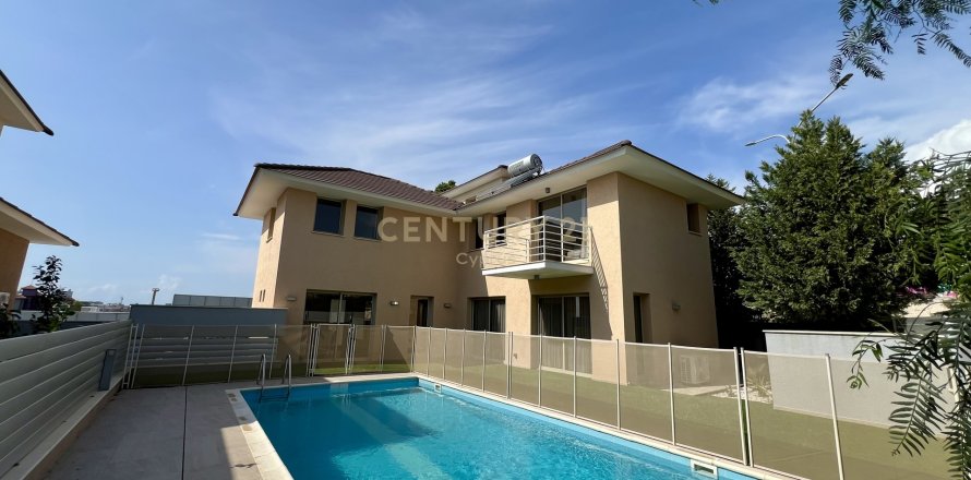 4 dormitorios Villa en Parekklisia, Limassol,  No. 55919
