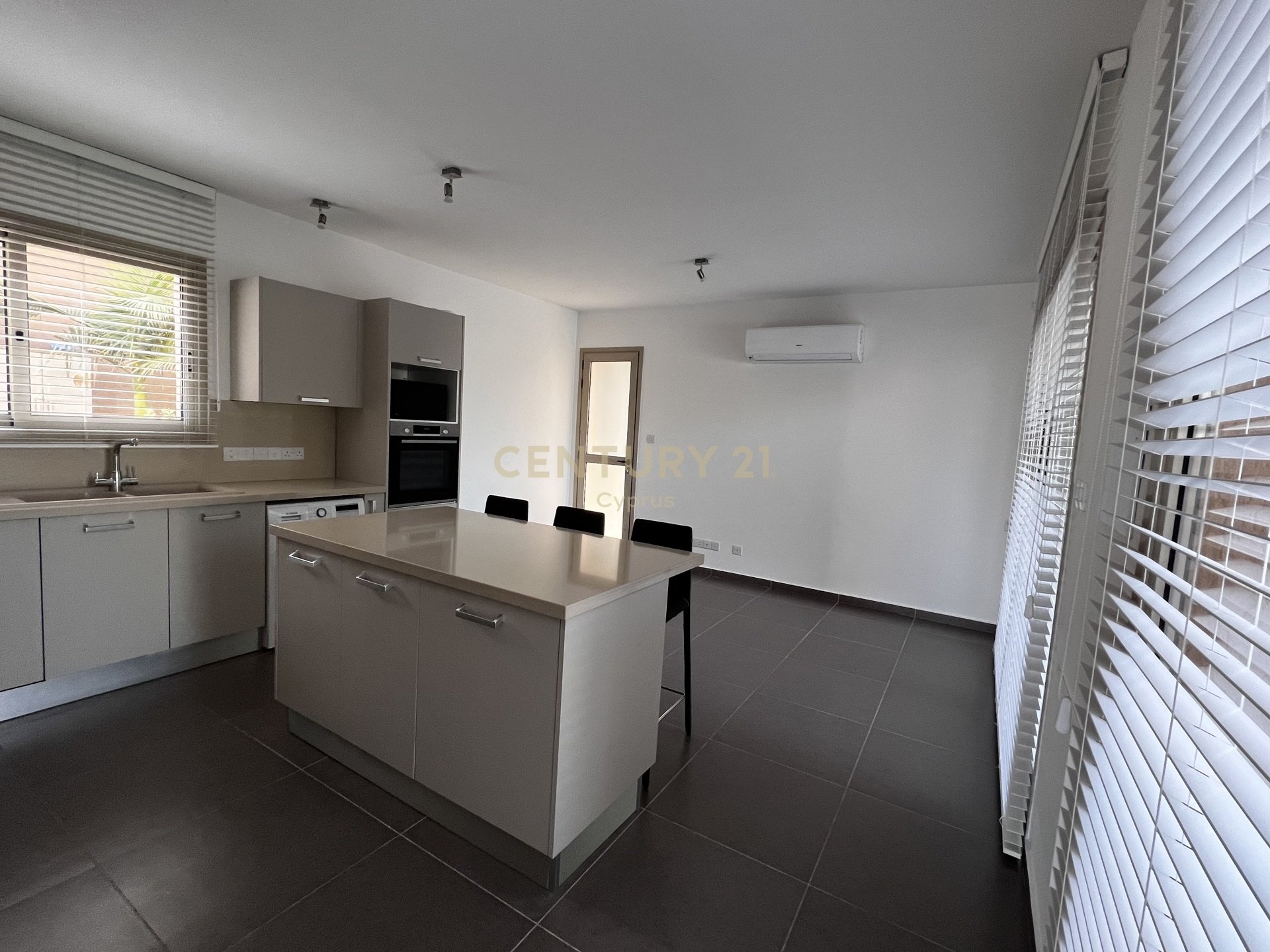 3 chambres Villa à Parekklisia, Limassol, Chypre No. 55920