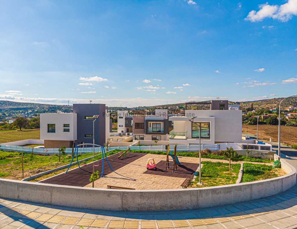 3 bedrooms Villa in Pyrgos, Limassol, Cyprus No. 52408