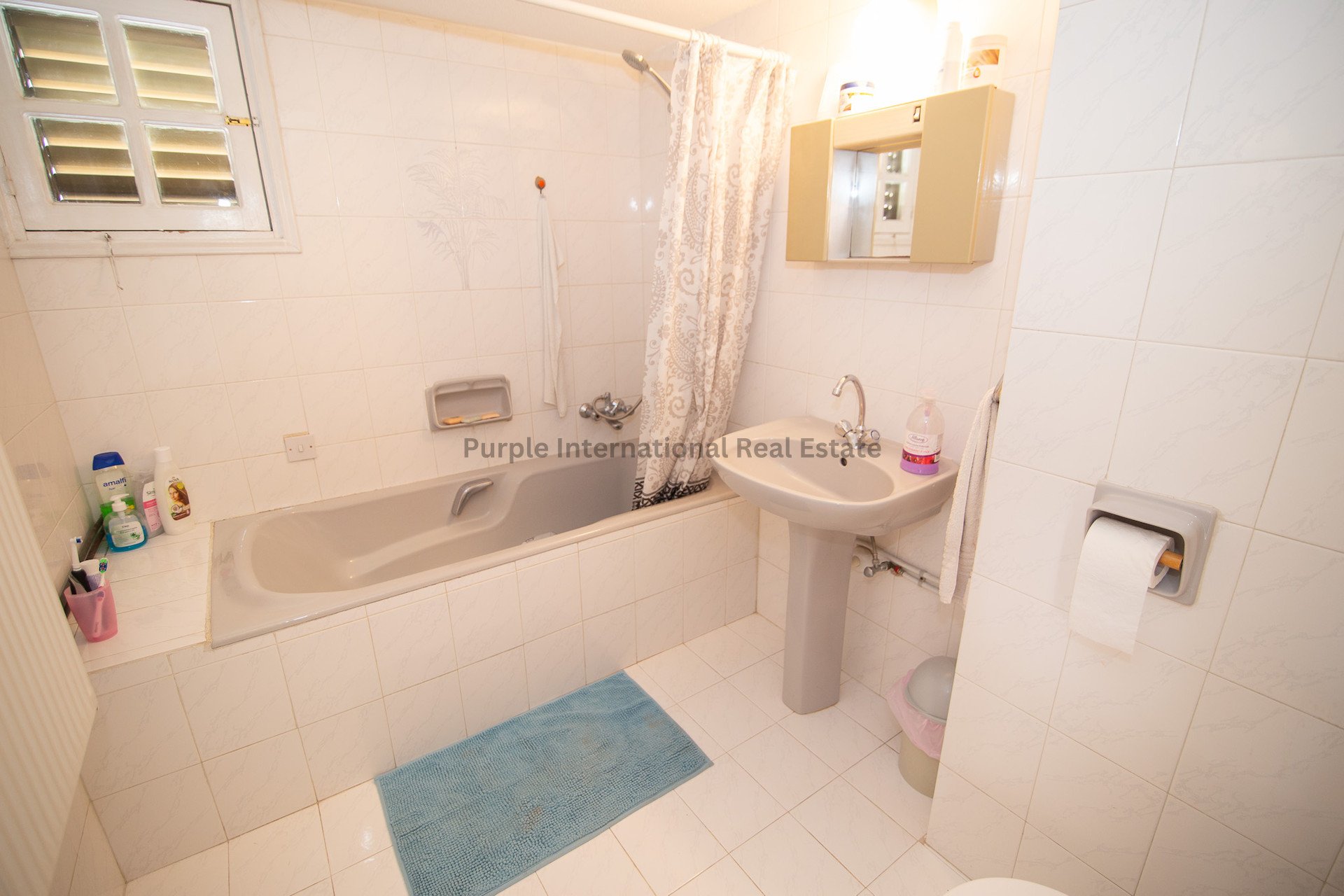 4 bedrooms Villa in Larnaca, Larnaka, Cyprus No. 52407