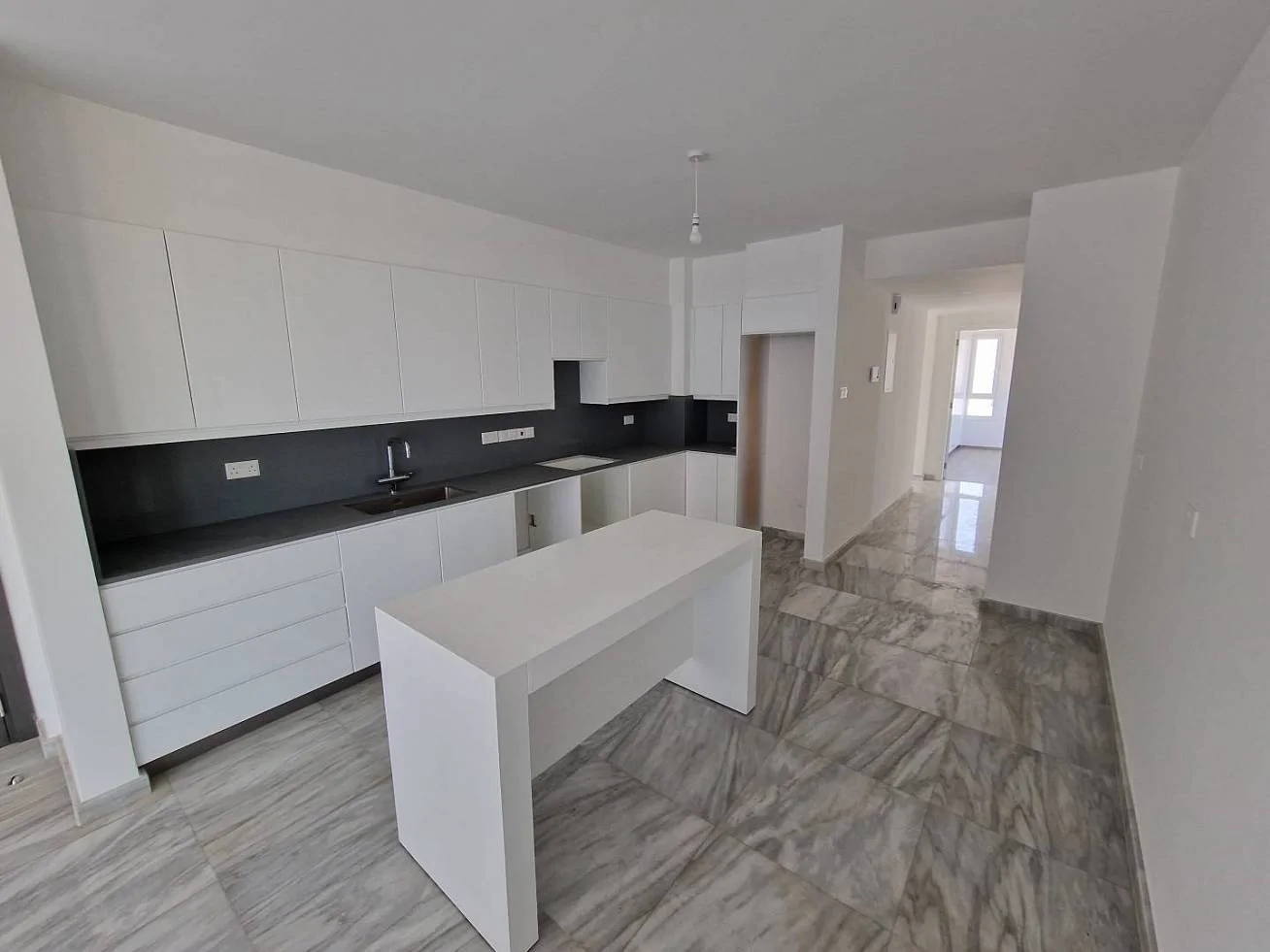 3 bedrooms Apartment in Larnaca, Larnaka, Cyprus No. 4965