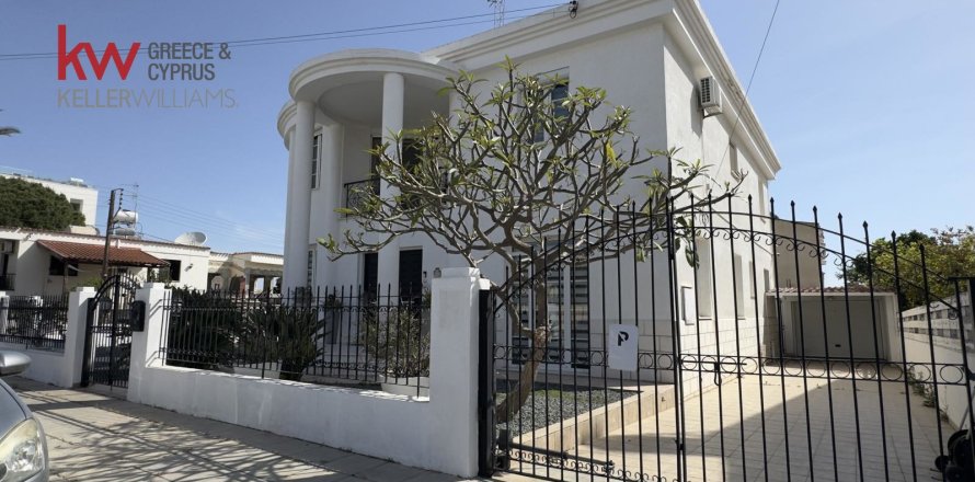 4 dormitorios Adosado en Larnaca, Larnaka,  No. 52268