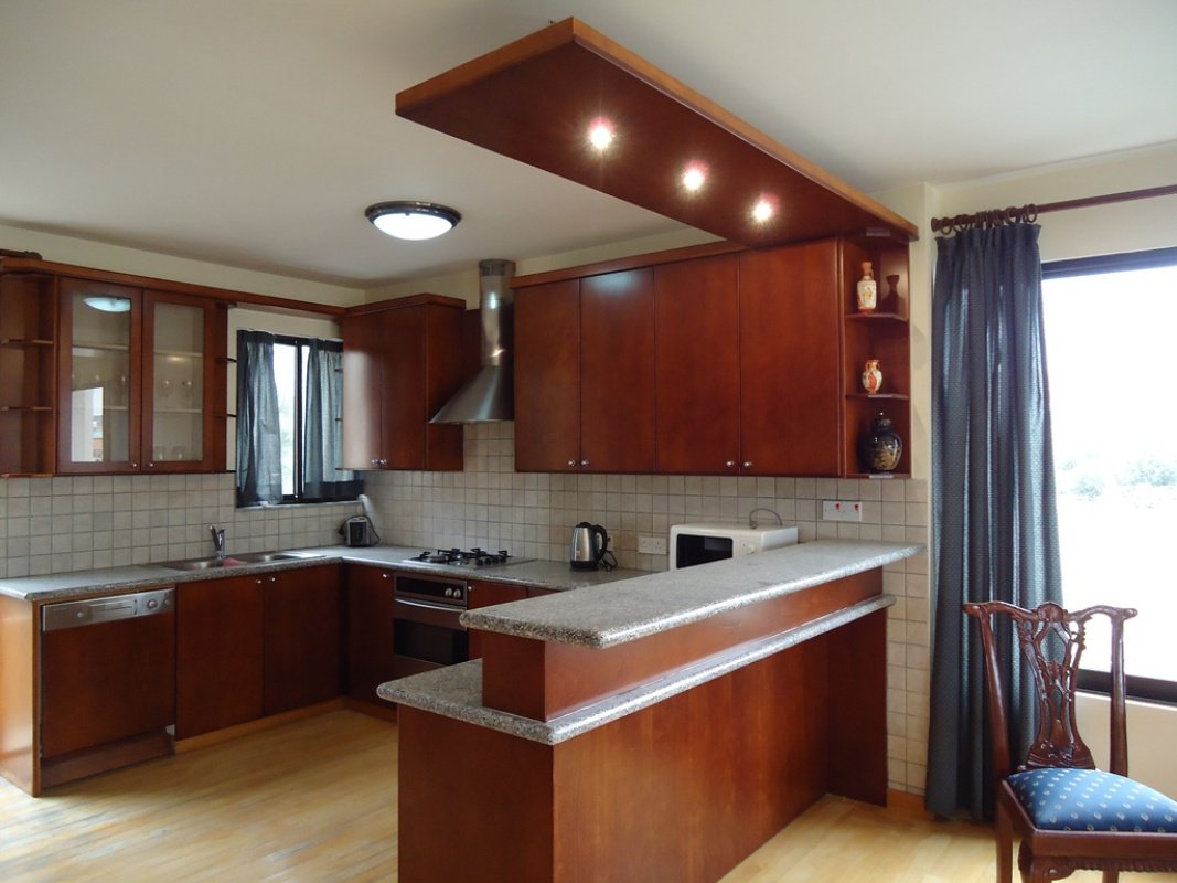 Коммерческая недвижимость 650м2 в Лимассол, Лимасол, Кипр № 38289