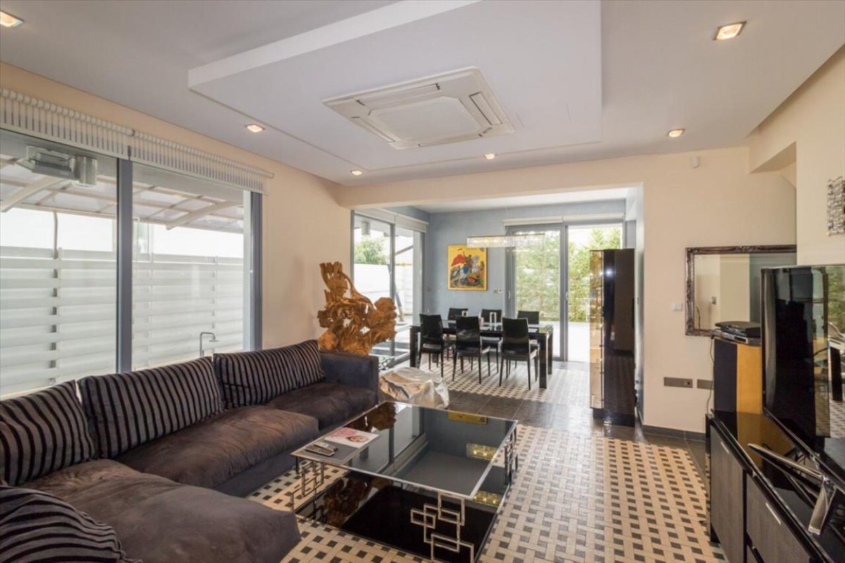 5 bedrooms Villa in Limassol, Cyprus No. 38291
