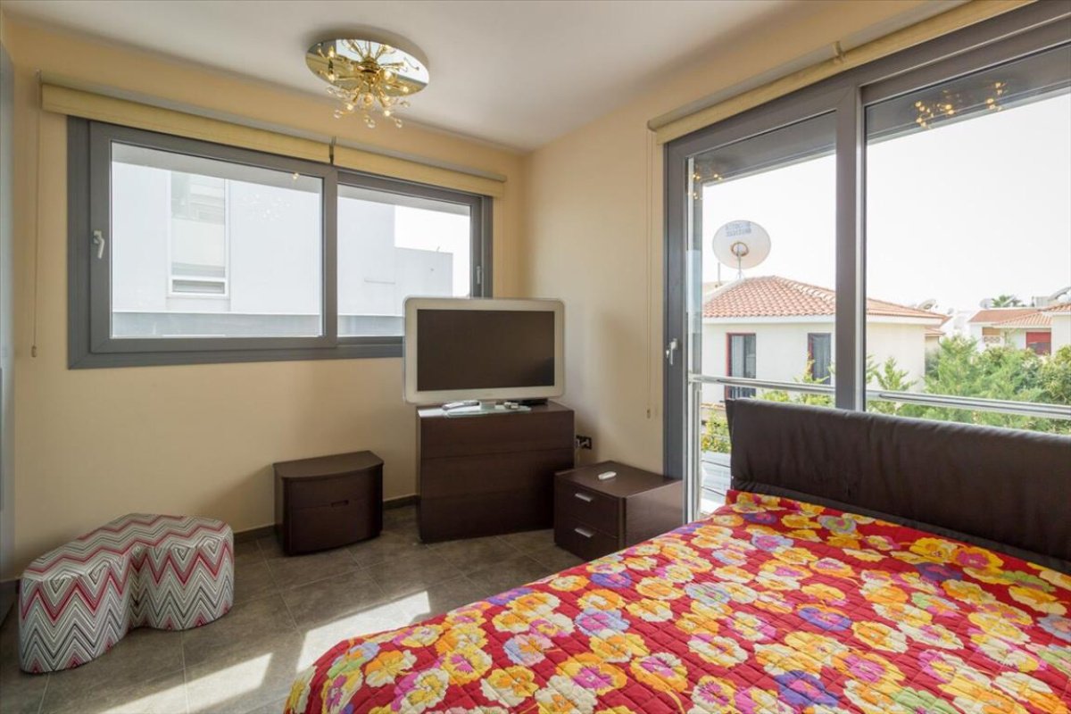 5 bedrooms Villa in Limassol, Cyprus No. 38291