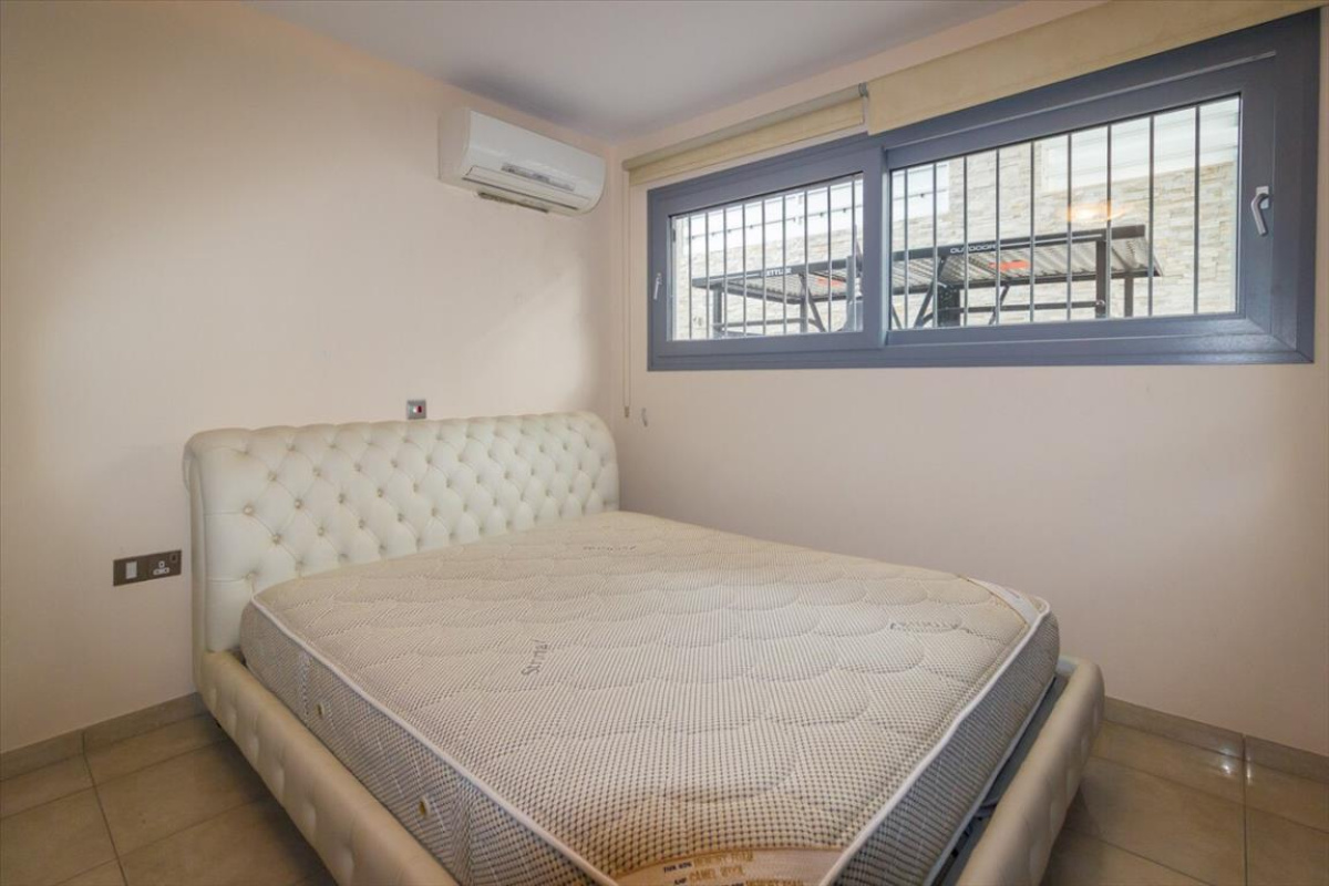 5 bedrooms Villa in Limassol, Cyprus No. 38291