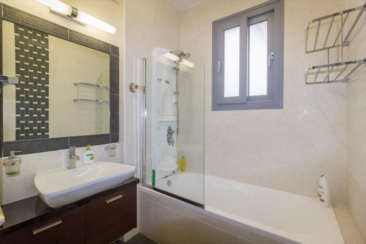 5 bedrooms Villa in Limassol, Cyprus No. 38291