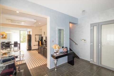 5 bedrooms Villa in Limassol,  No. 38291 5