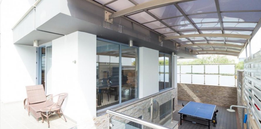 5 bedrooms Villa in Limassol,  No. 38291