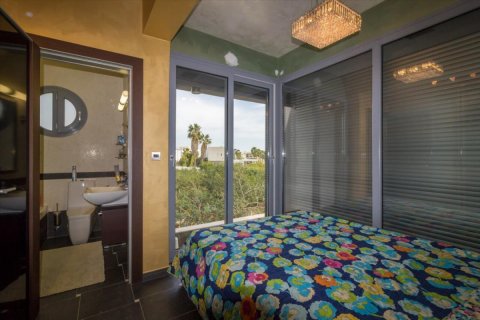 5 bedrooms Villa in Limassol,  No. 38291 8