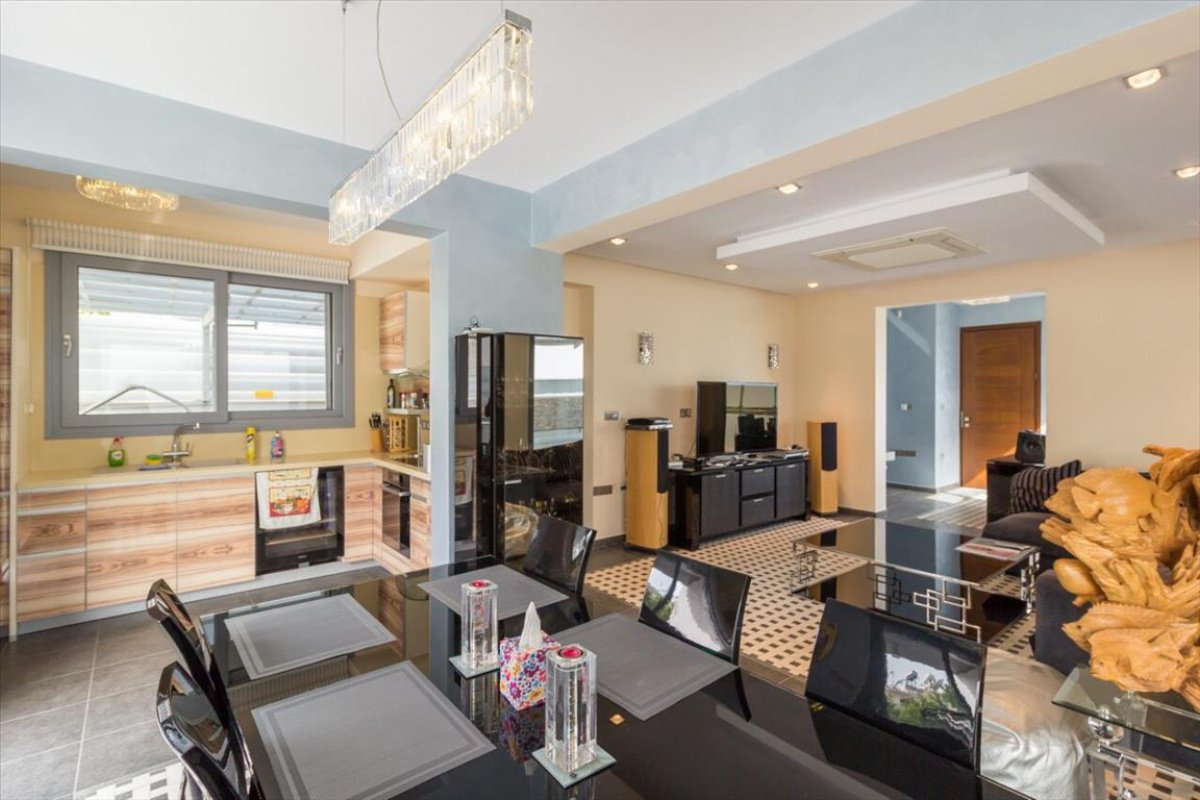 5 bedrooms Villa in Limassol, Cyprus No. 38291