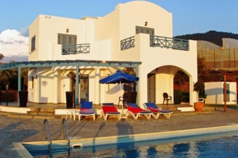 4 bedrooms Villa in Paphos,  No. 38286