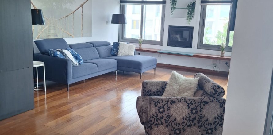 Квартира с 2 спальнями в Строволос, Никосия,  № 39662