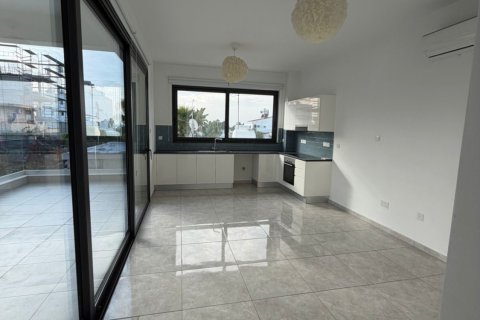 2 bedrooms Apartment in Larnaca, Larnaka,  No. 39665 3