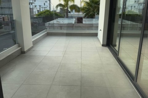 2 bedrooms Apartment in Larnaca, Larnaka,  No. 39665 2