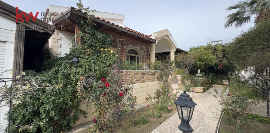 5 bedrooms Townhouse in Oroklini, Larnaka, No. 39660