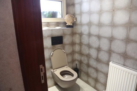 9 rooms Villa in Limassol,  No. 38989 8