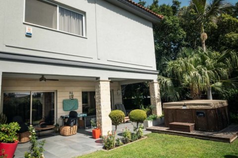 9 rooms Villa in Limassol,  No. 38989 14