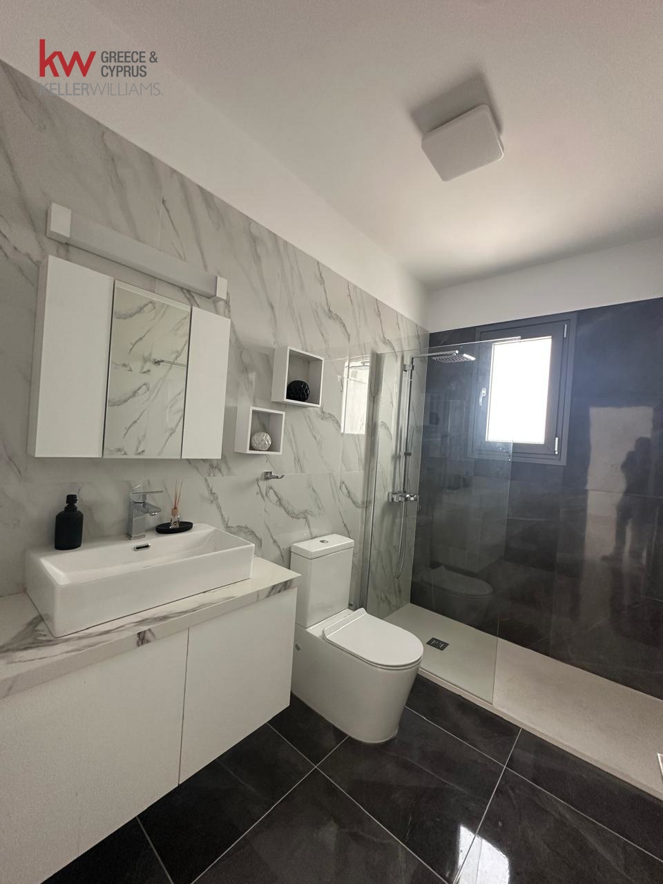 2 bedrooms Apartment in Larnaca, Larnaka, Cyprus No. 40194