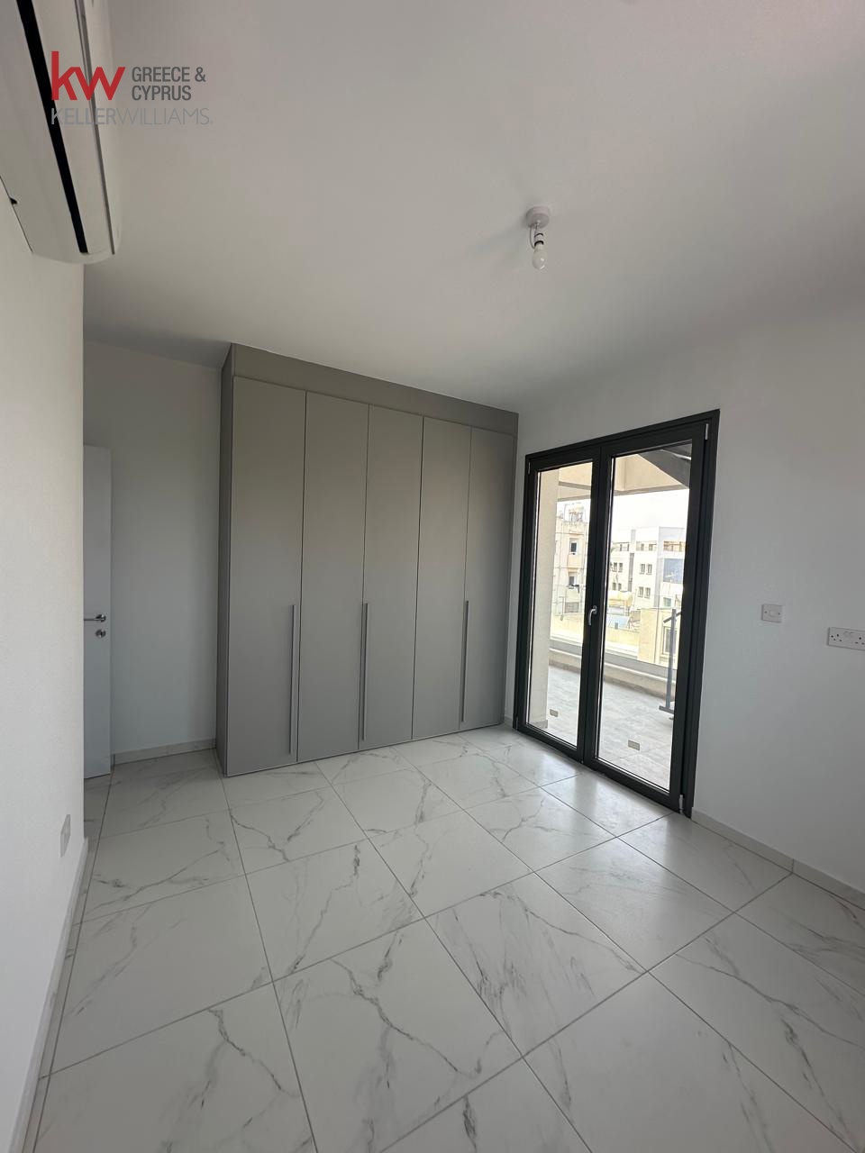 2 bedrooms Apartment in Larnaca, Larnaka, Cyprus No. 40194