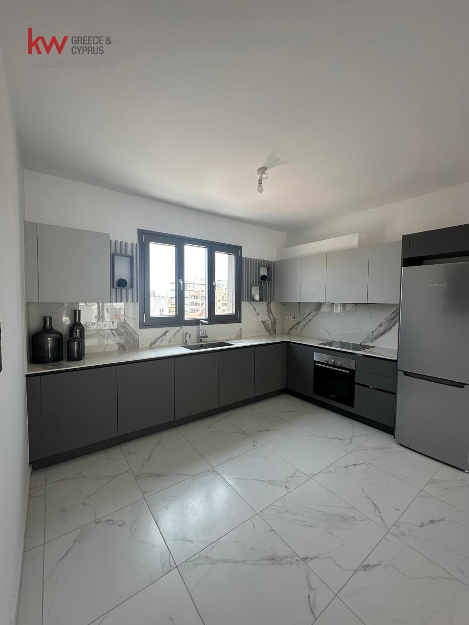 2 bedrooms Apartment in Larnaca, Larnaka, Cyprus No. 40194