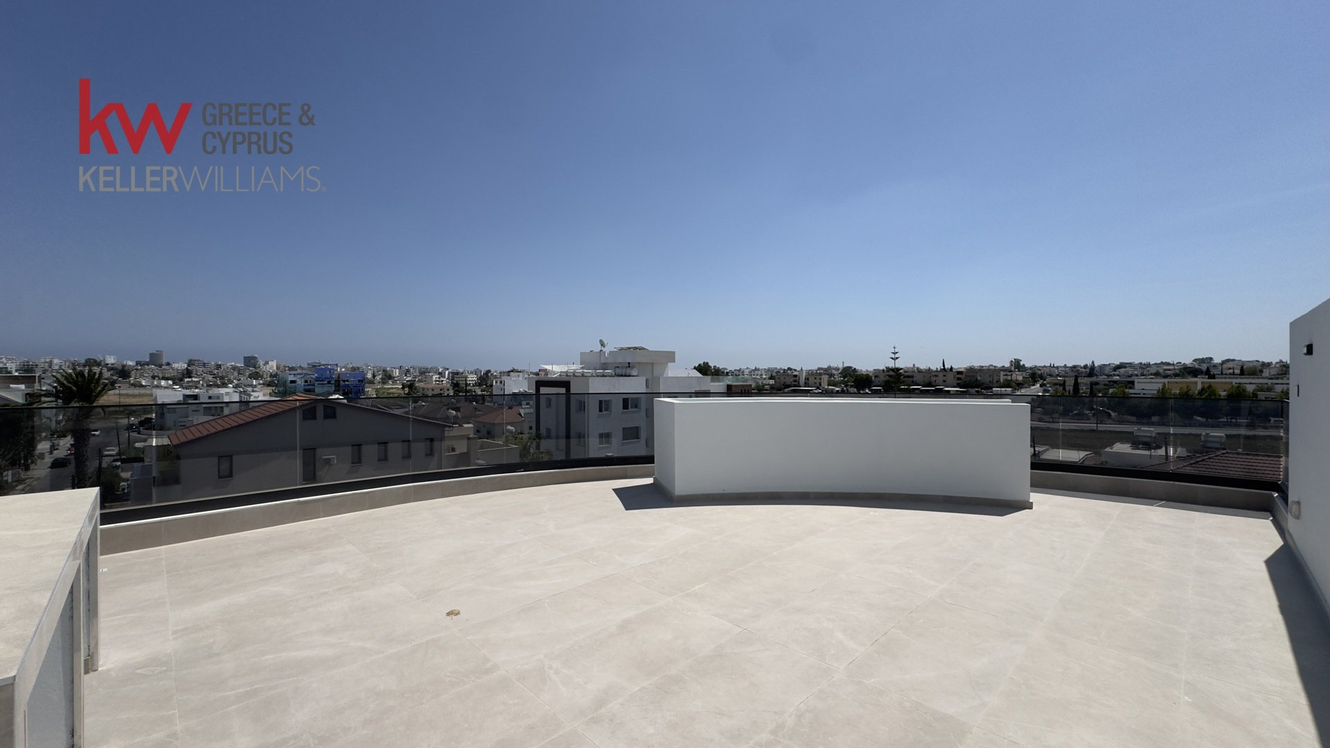 2 bedrooms Apartment in Larnaca, Larnaka, Cyprus No. 40198