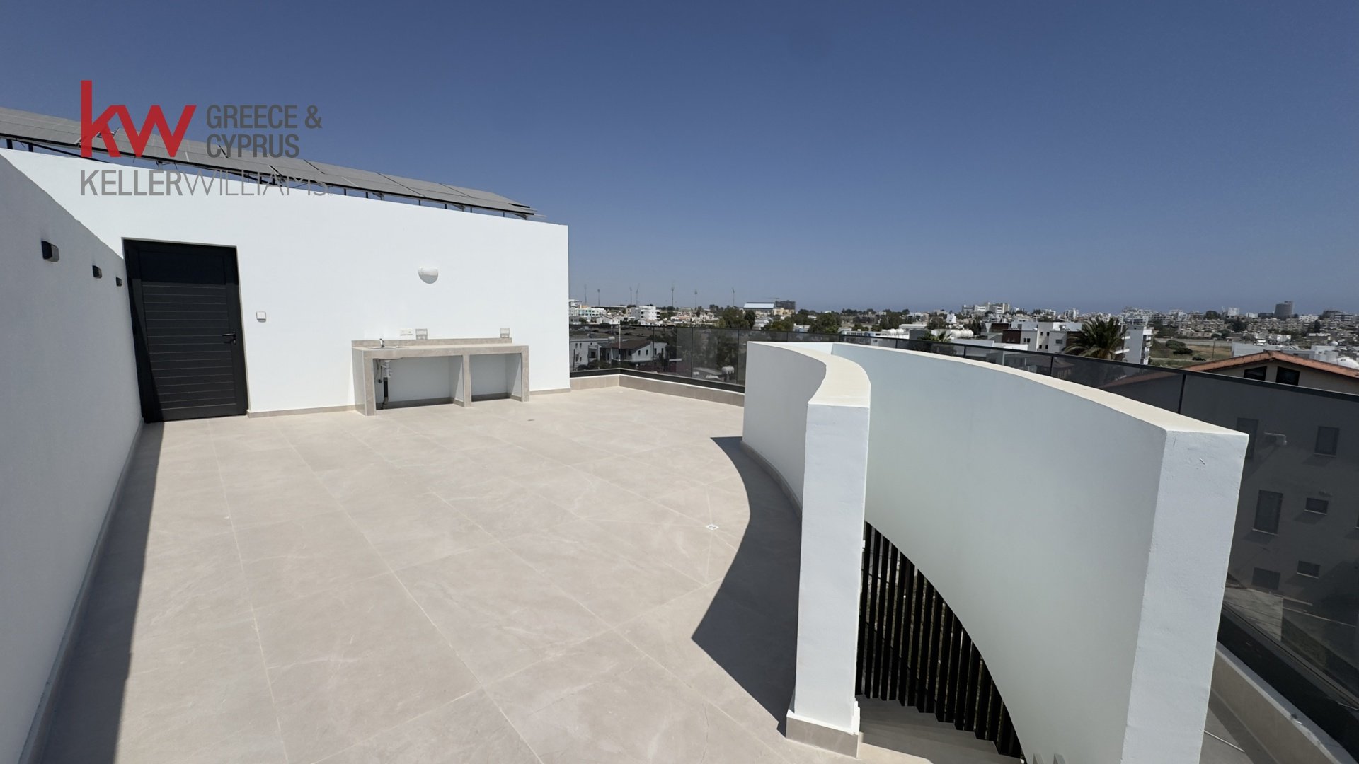 2 bedrooms Apartment in Larnaca, Larnaka, Cyprus No. 40198