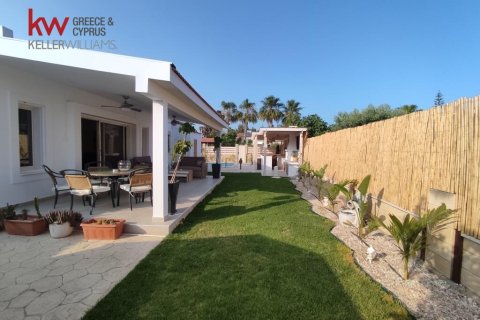 3 bedrooms Bungalow in Meneou, Larnaka,  No. 40196 8