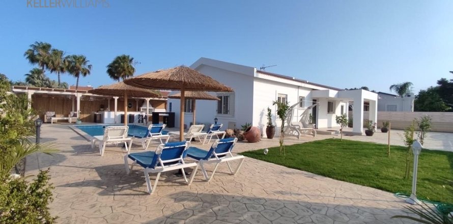 3 bedrooms Bungalow in Meneou, Larnaka,  No. 40196