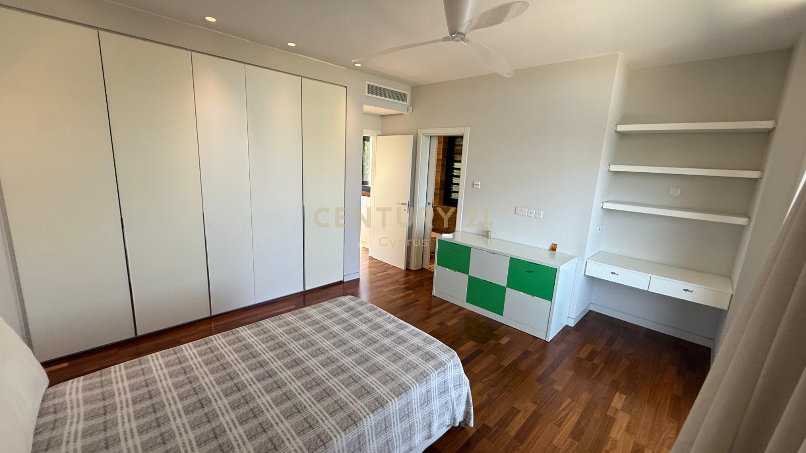 6 chambres Villa à Agios Athanasios, Limassol, Chypre No. 53515
