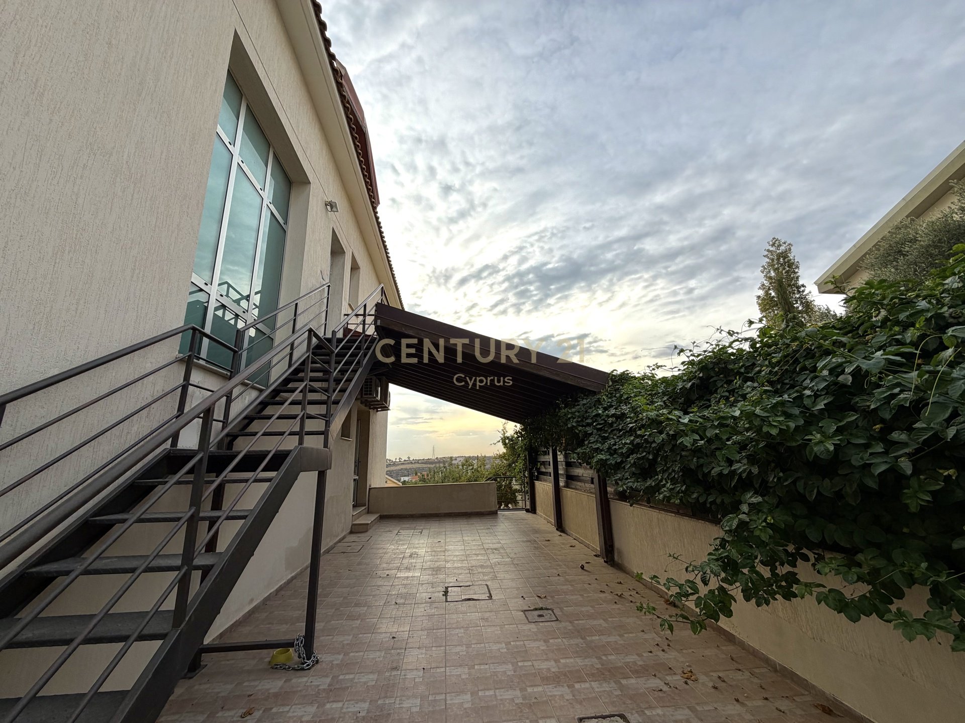 5 bedrooms Villa in Limassol, Cyprus No. 53518