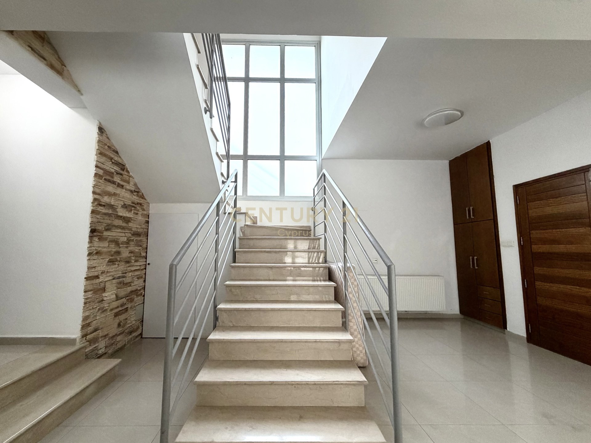 5 bedrooms Villa in Limassol, Cyprus No. 53518