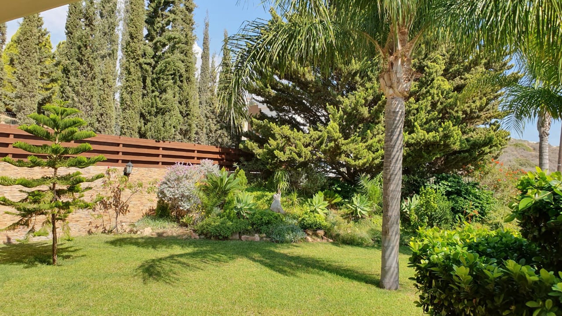 5 bedrooms Villa in Agios Tychonas, Limassol, Cyprus No. 25993