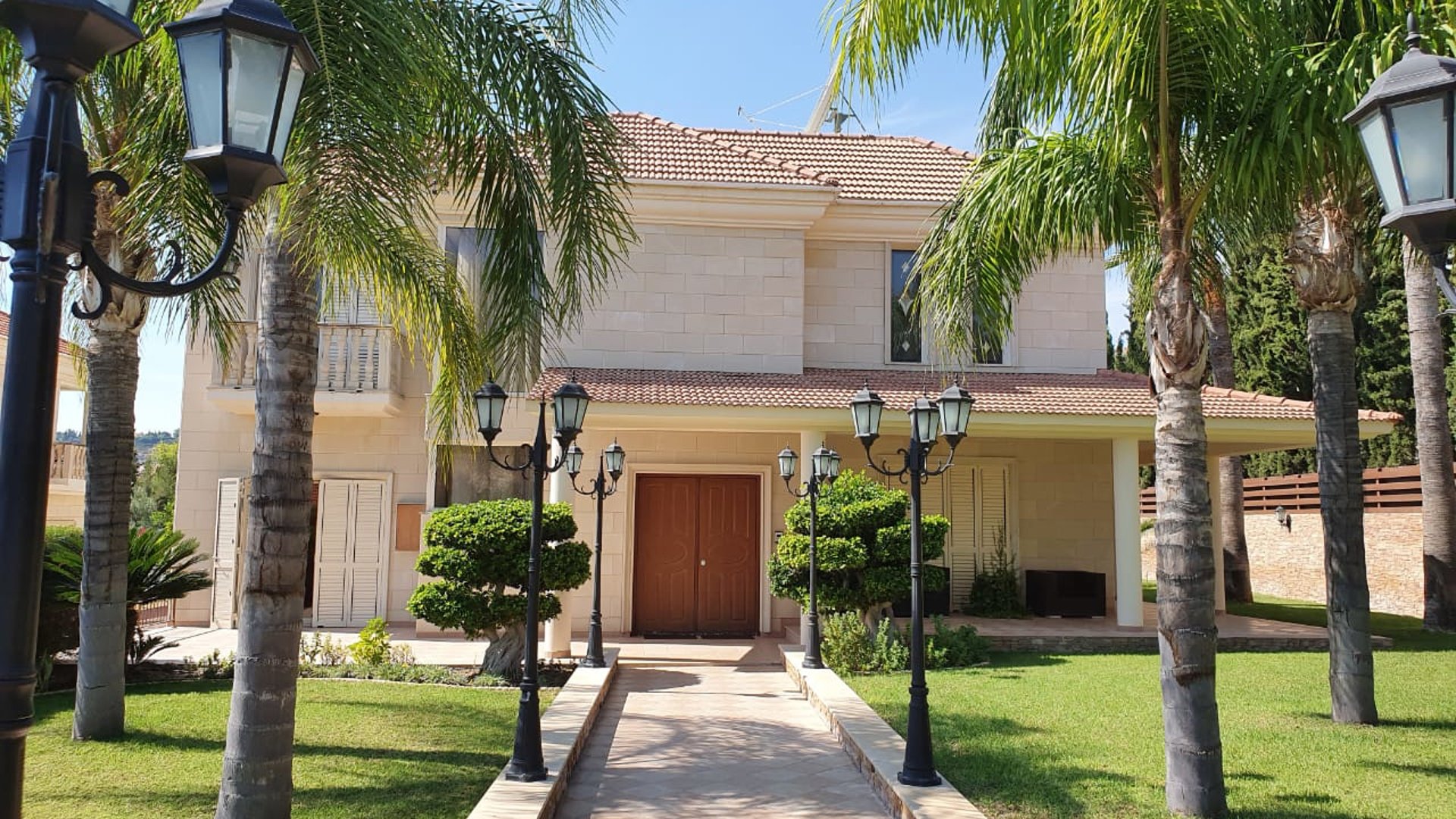 5 bedrooms Villa in Agios Tychonas, Limassol, Cyprus No. 25993