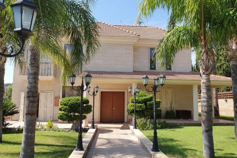 5 bedrooms Villa in Agios Tychonas, Limassol, Cyprus No. 25993