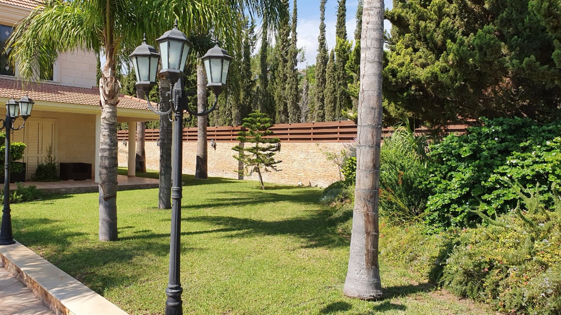 5 bedrooms Villa in Agios Tychonas, Limassol, Cyprus No. 25993