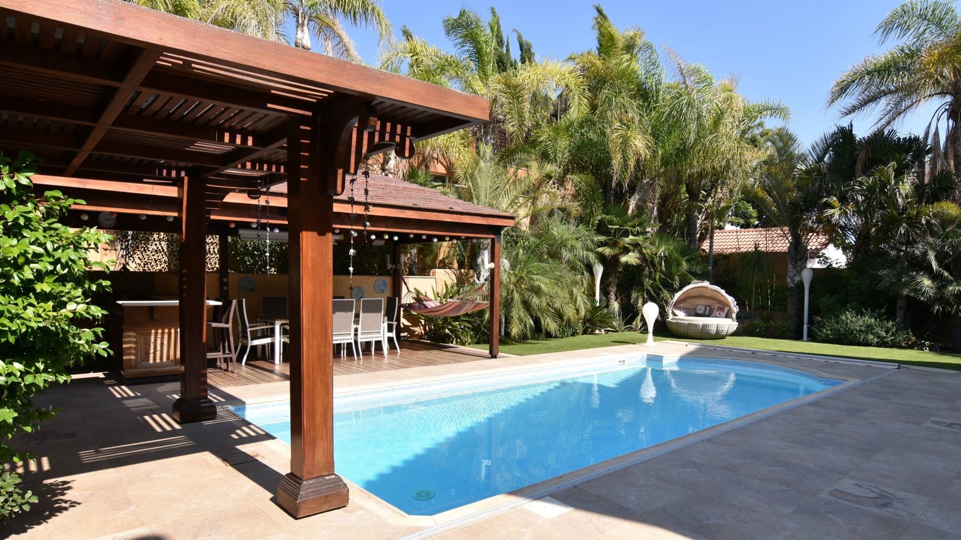 5 bedrooms Villa in Mesovounia, Germasogeia, Limassol, Cyprus No. 26068