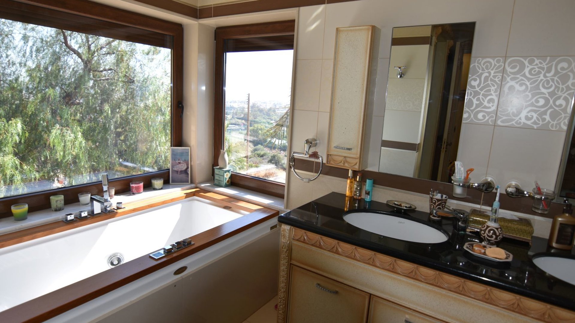 5 bedrooms Villa in Mesovounia, Germasogeia, Limassol, Cyprus No. 26068