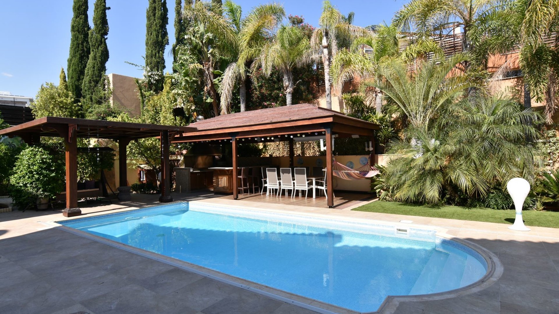 5 bedrooms Villa in Mesovounia, Germasogeia, Limassol, Cyprus No. 26068
