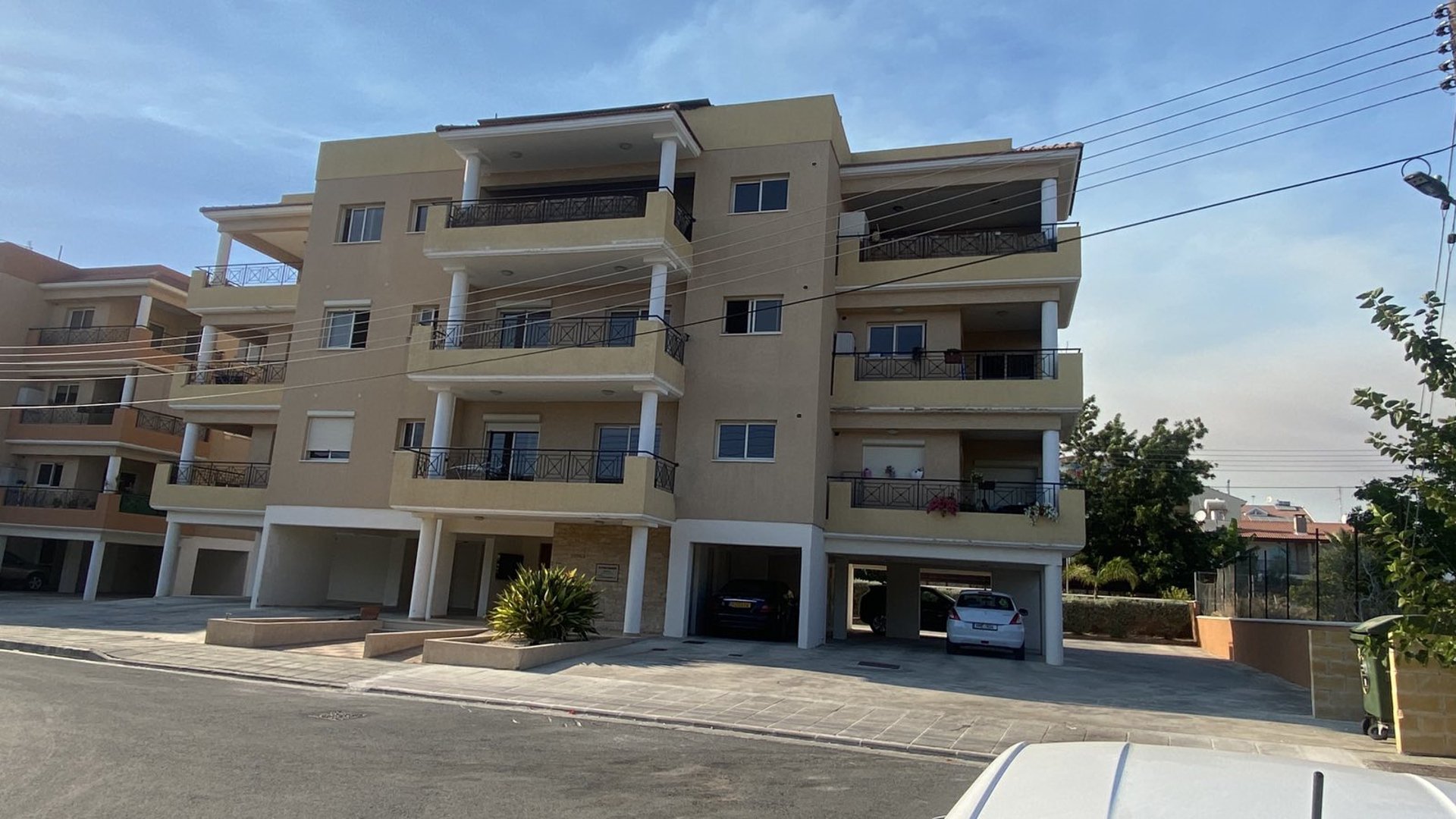3 bedrooms Apartment in Limassol, Cyprus No. 29182