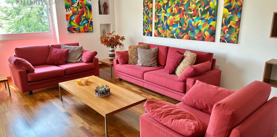 5 bedrooms Townhouse in Strovolos, Nicosia,  No. 50541