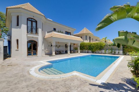 5 bedrooms Villa in Paralimni, Ammochostos,  No. 39426 10