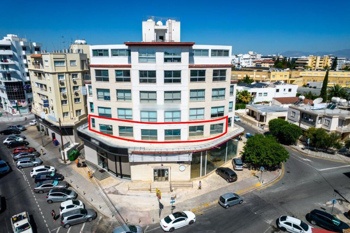 263m2 Propriété commerciale à Nicosia, Chypre No. 37927