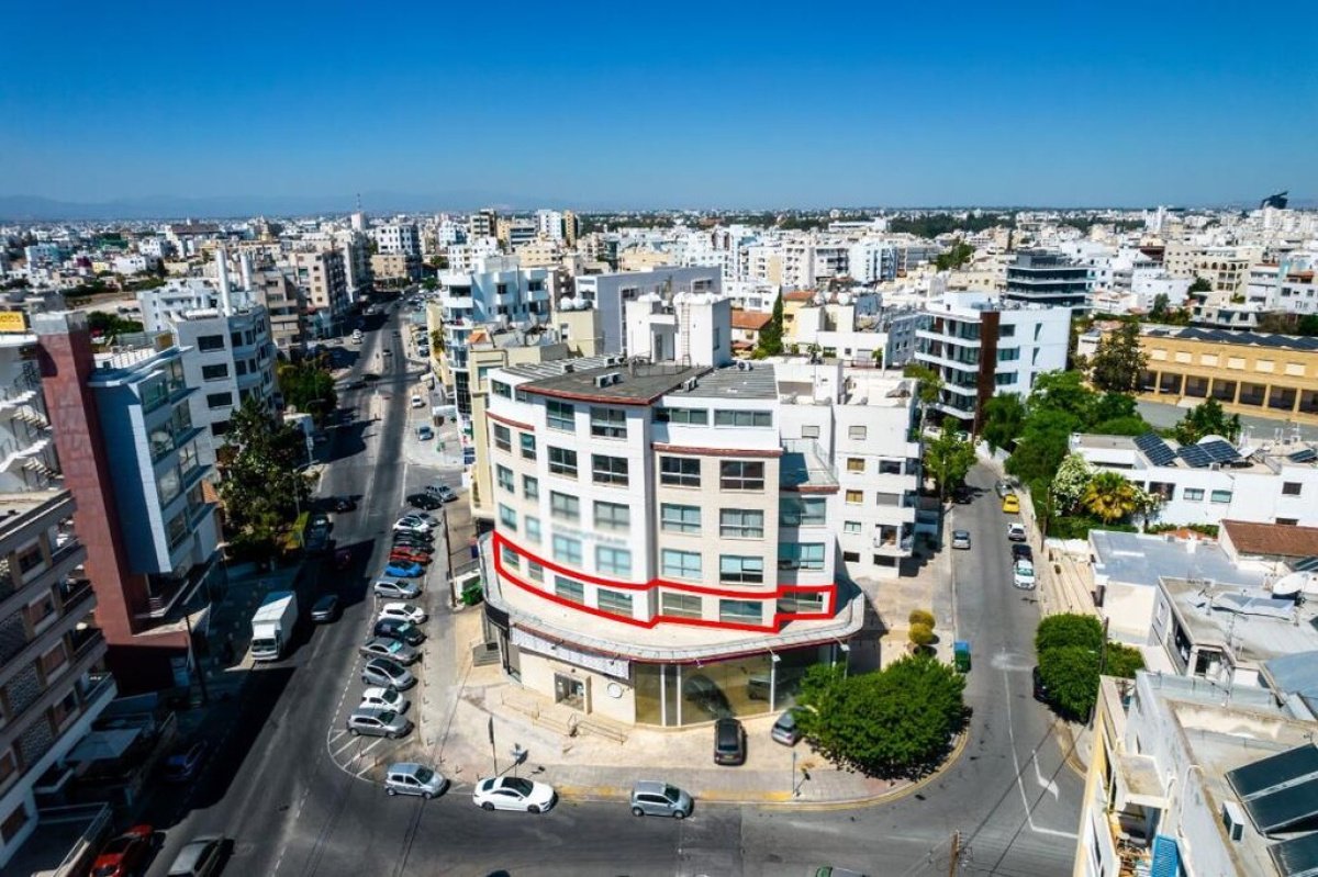 263m2 Propriété commerciale à Nicosia, Chypre No. 37927