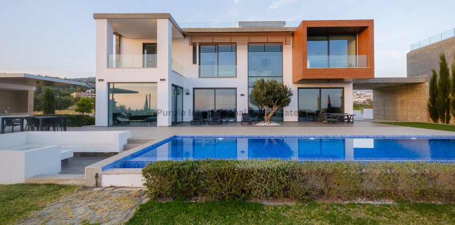 4 bedrooms Villa in Pegeia, Paphos,  No. 9617