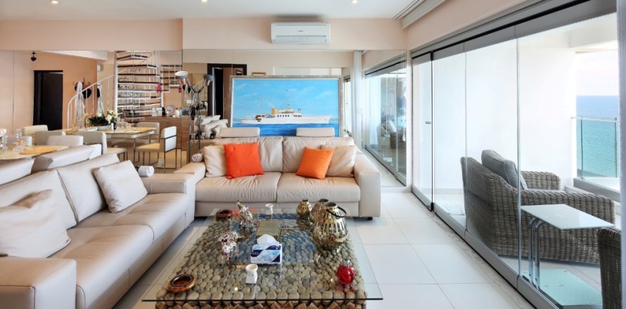 3 chambres Penthouse à Limassol,  No. 49498