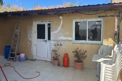 Вилла с 6 спальнями в Писсури, Лимасол, № 39102 17