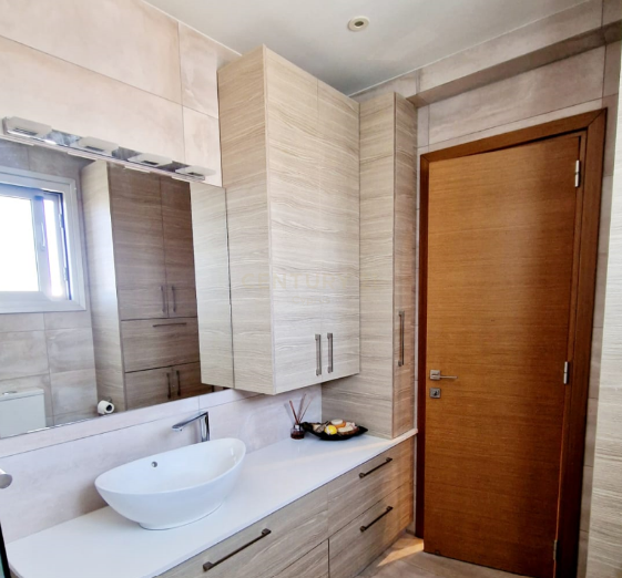 5 bedrooms Villa in Agios Athanasios, Limassol, Cyprus No. 34235