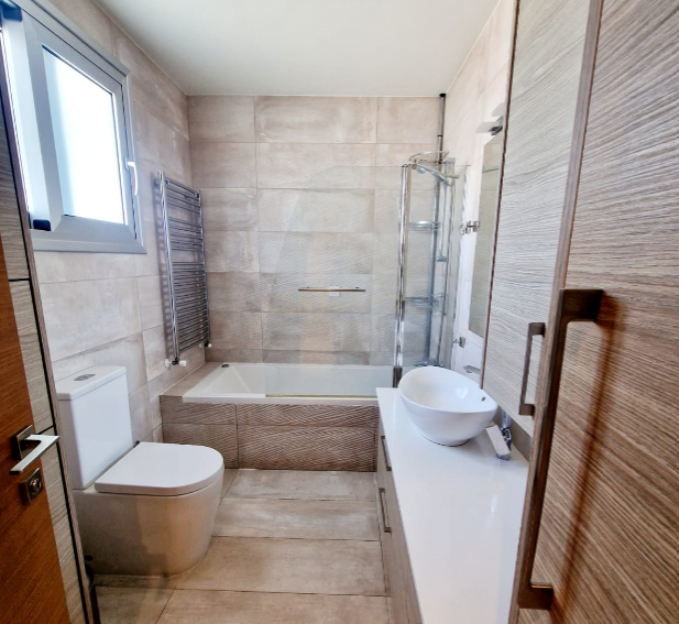 5 bedrooms Villa in Agios Athanasios, Limassol, Cyprus No. 34235